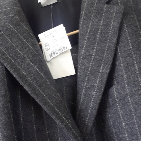 J.CREW..NWT..GRAY PINSTRIPE SUIT - Picture 4 of 13